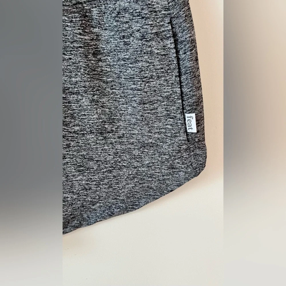 Feat Flow Tech Roam 2" Short Heather Gray Women's Size Small - Picture 4 of 10